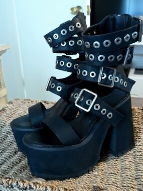 Widow Black Platform Grommet Strap Heels